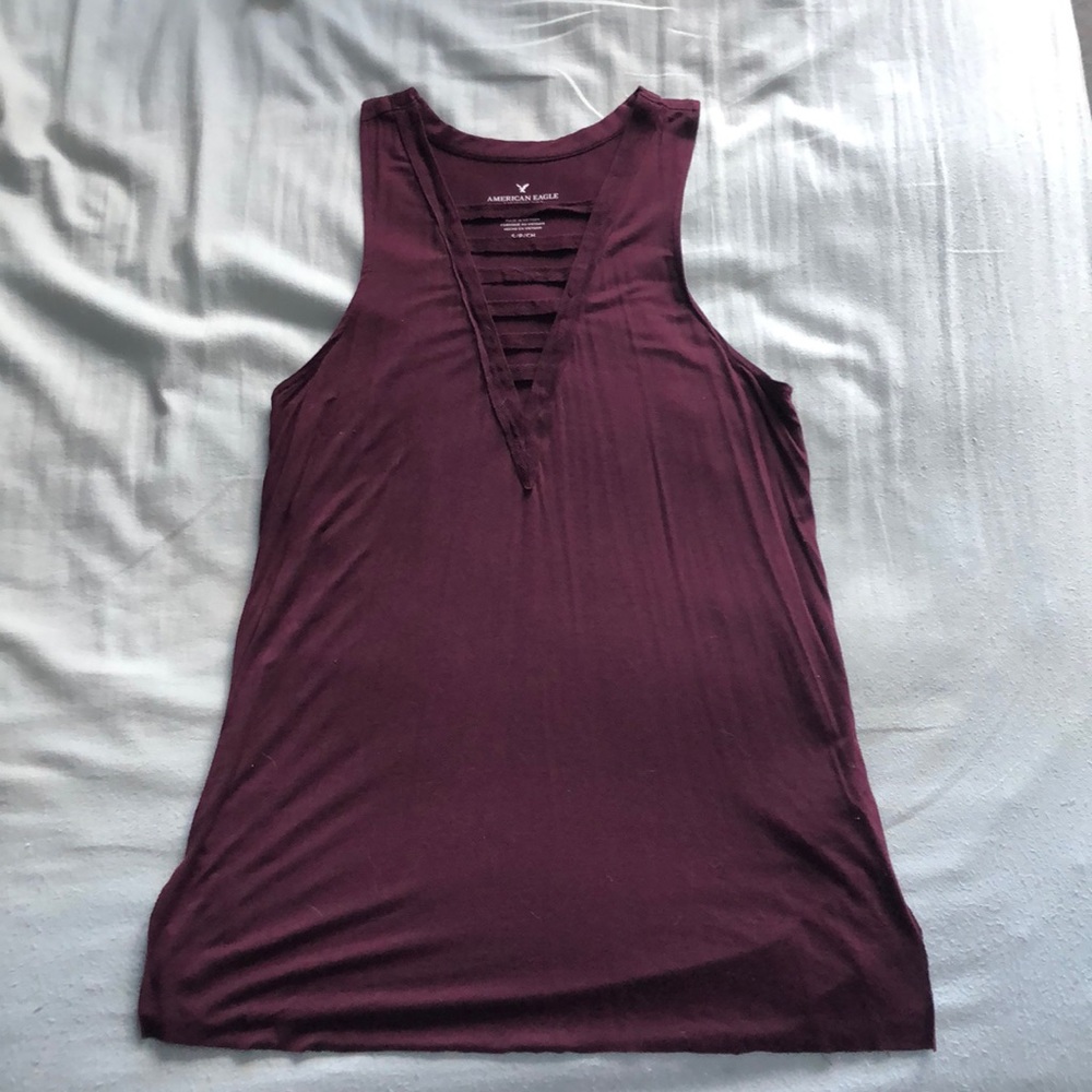 American Eagle Tank Top With V Lined Design